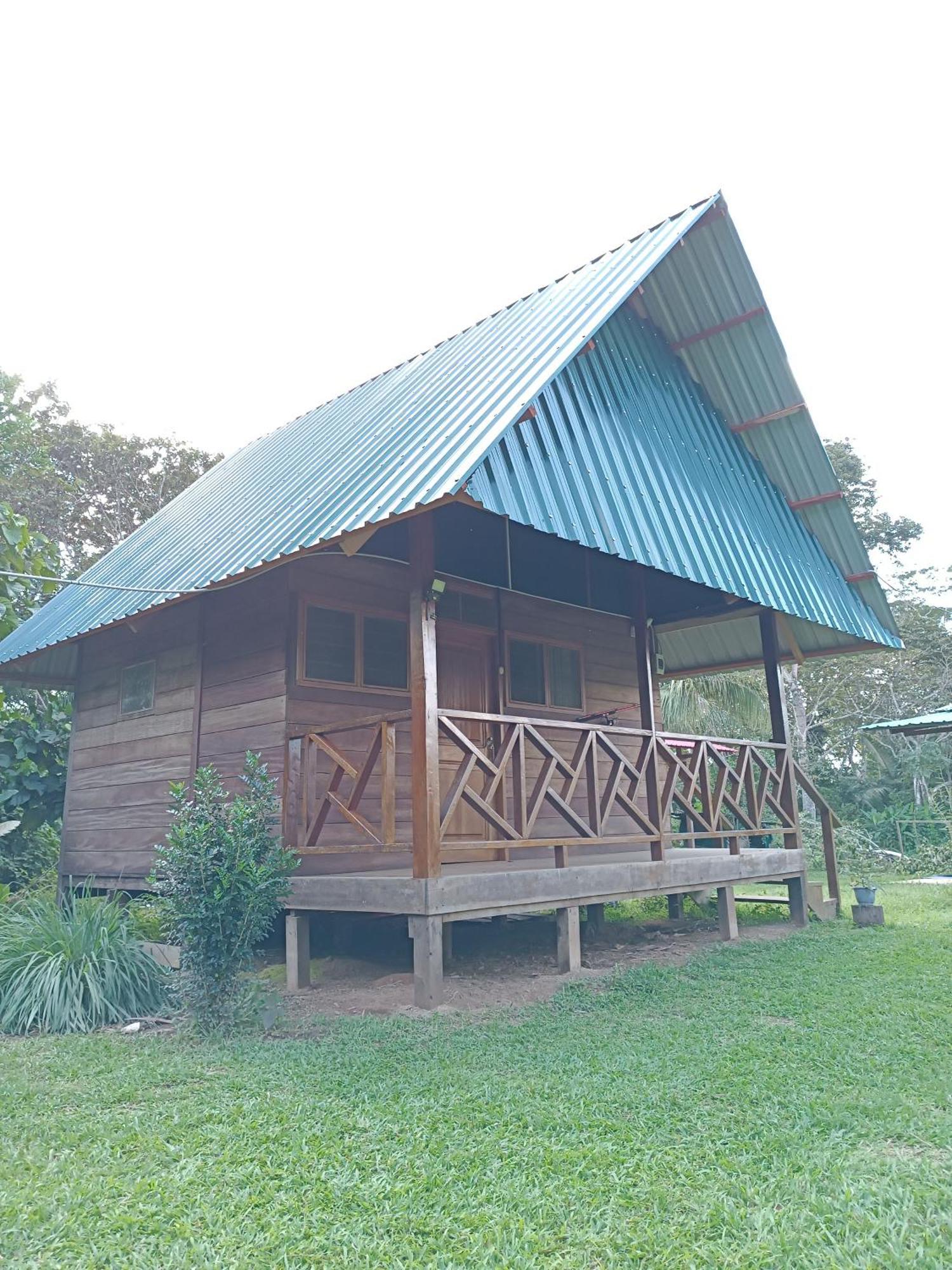 Quirquincho House Lodge Puerto Maldonado Bagian luar foto